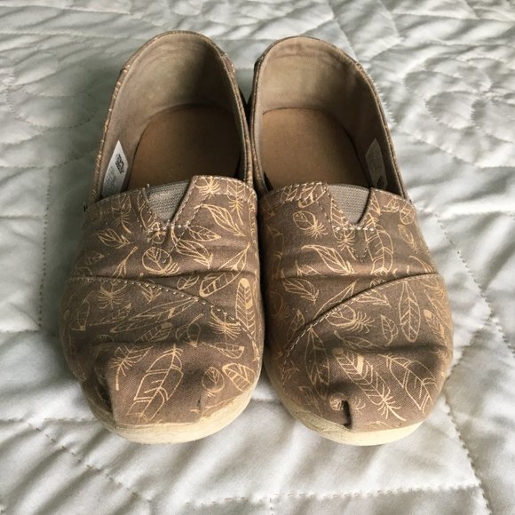 TOMS rose gold leaf pattern blush classic Alpargatas slip on shoes - Picture 2 of 8